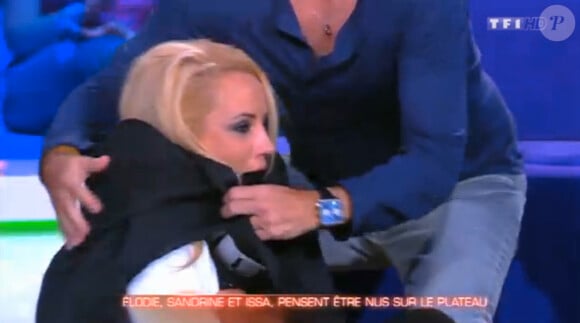 Elodie Gossuin se croit nue dans l'émission "Stars sous hypnose", diffusée le 11 juillet à 20h50 sur TF1.