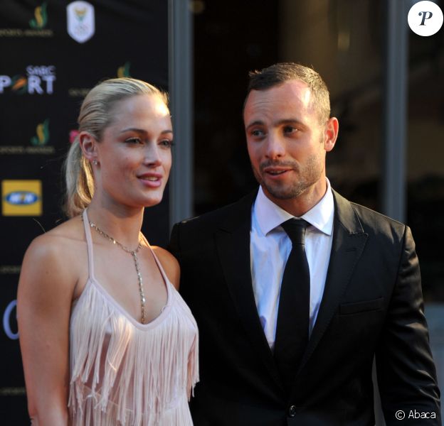 Oscar Pistorius et Reeva Steenkamp lors de la soir&eacute;e des Feather Awards le 4 novembre 2012 &agrave; Johannesburg