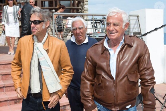 Paul Belmondo, Charles Gérard et Jean-Paul Belmondo à Monaco pour le tournage de 'Belmondo par Belmondo'.