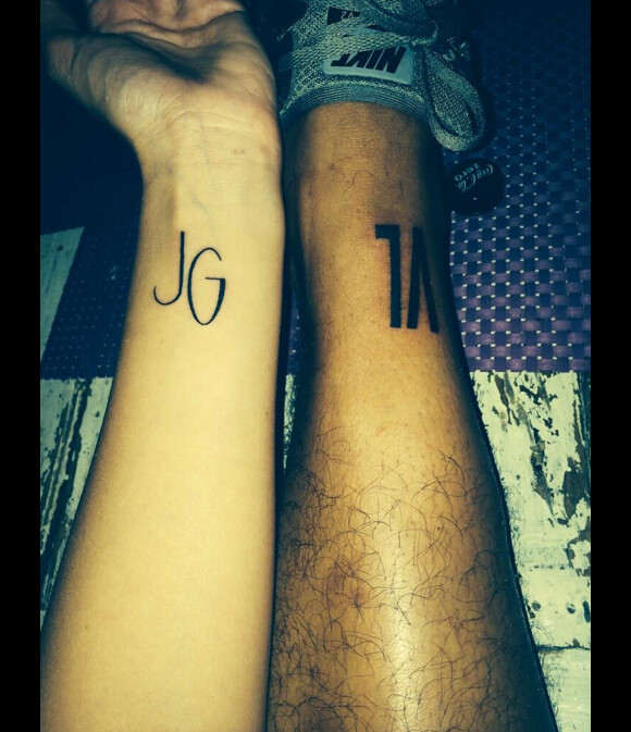 Vanessa Lawrens et Julien se sont tatoués leur amour. Juillet 2014.