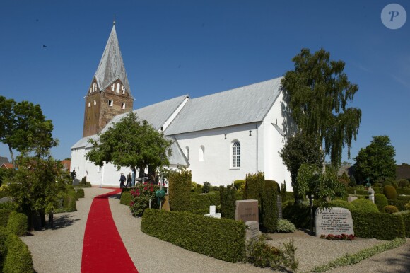 Vue de l'église de Mogeltonder, en mai 2008 à l'occasion du mariage du prince Joachim de Danemark avec la princesse Marie. En 2014, le couple décide de déménager pour Copenhague, et une fondation spécialement créée prend en charge la gestion du palais de Schackenborg.