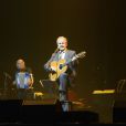 Pierre Perret sur la scène de l'Olympia à Paris, pour ses 80 ans, le 9 juillet 2014.