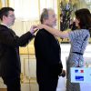 Pierre Perret a reçu la médaille de Commandeur de l'Ordre des Arts et des Lettres des mains de la ministre de la Culture Aurélie Filippetti à Paris, le 9 juillet 2014.