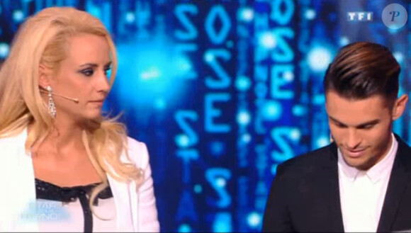 Elodie Gossuin et Baptiste Giabiconi hypnotisés, dans Stars sous hypnose, le vendredi 11 juillet 2014 sur TF1.