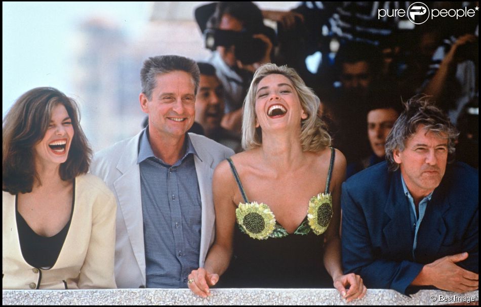 Jeanne Tripplehorn, Michael Douglas et Sharon Stone avec Paul Verhoeven au Festival de Cannes 1992 pour Basic Instinct.