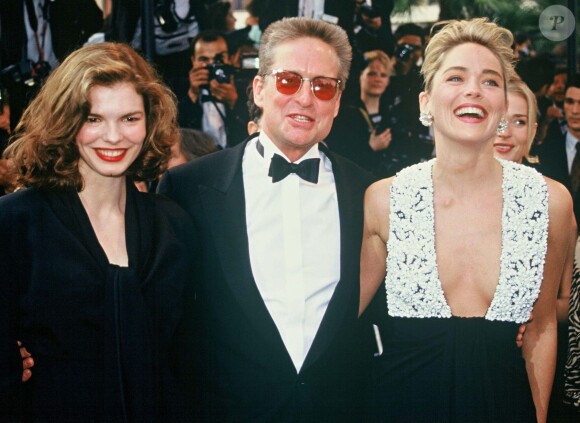 Jeanne Tripplehorn, Michael Douglas et Sharon Stone au Festival de Cannes 1992 pour Basic Instinct.