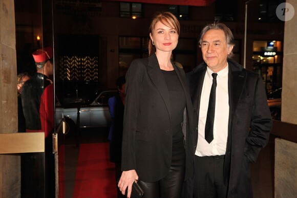 Richard Berry et sa compagne Pascale Louange à Paris le 10 mars 2014.