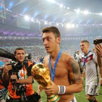 Mesut Özil : Le geste généreux et inattendu du récent champion du monde de foot