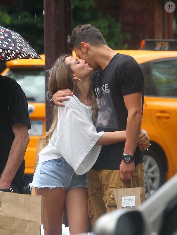 Mesut Özil et sa compagne Mandy Capristo à New York, le 14 juin 2013