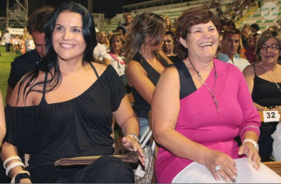 La mère et la soeur de Cristiano Ronaldo à un concert de Julio Iglesias à Algarve, le 6 août 2008. 