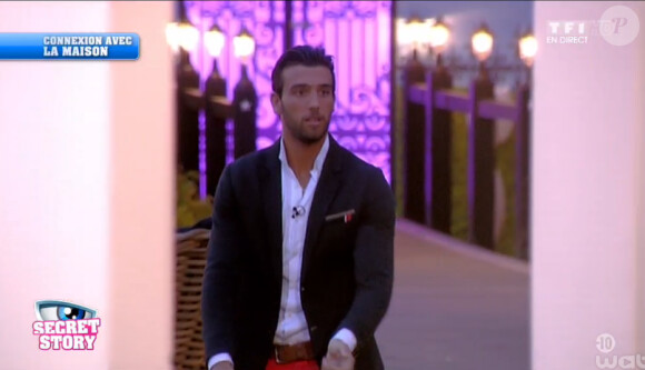 Aymeric, candidat de Secret Story 8, fait son entrée dans la Maison des Secrets (Secret Story 8, le vendredi 18 juillet 2014.)