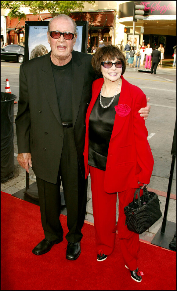 James Garner et sa femme Lois Clark à Los Angeles le 22 juin 2004. 