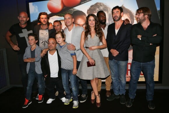 Pierre-Marie Mosconi, Lannick Gautry, Elie Semoun, Medi Sadoun, Alice David, Cyril Gueï, Thomas VDB (Thomas Vandenberghe), Fabrice Begotti, et Jib Pocthier lors de l'avant-première du film "Les Francis" à l'UGC Ciné Cité de Bercy à Paris, le 21 juillet 2014.