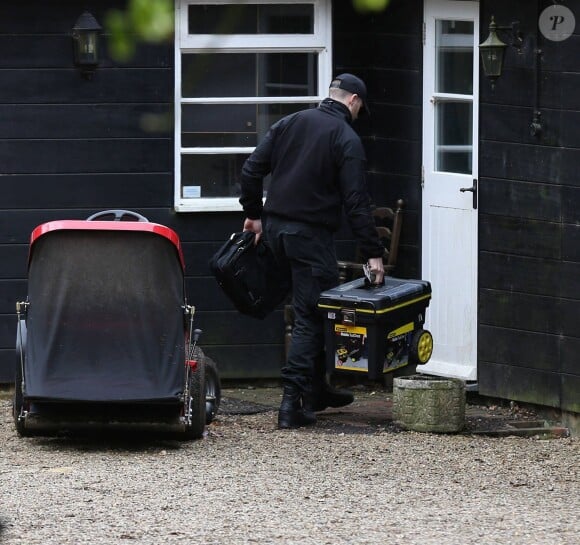 Les officiers de la police scientifique continue d'inspecter la maison de Peaches Geldof, où elle a été retrouvée morte le 7 avril 2014, à Wrotham. Le 8 avril 2014.