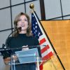 Caroline Kennedy, nommée ambassadcrice des Etats-Unis au Japon, fait un discours lors d'une réception organisée en son honneur à la residence de l'ambassadeur du Japon aux Etats-Unis à Washington le 12 novembre 2013.