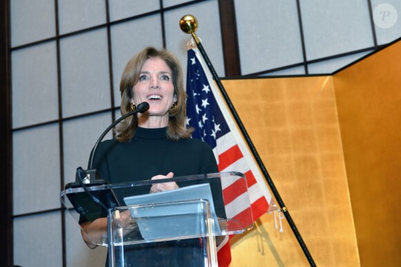 Caroline Kennedy, nommée ambassadcrice des Etats-Unis au Japon, fait un discours lors d'une réception organisée en son honneur à la residence de l'ambassadeur du Japon aux Etats-Unis à Washington le 12 novembre 2013.