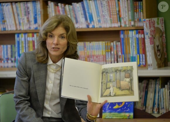 Caroline Kennedy, ambassadrice des Etats-Unis au Japon, dans une école élémentaire de Mangokuura le 25 novembre 2013