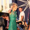 Toni Garrn quitte Saint-Tropez, le 23 juillet 2014, pour assister à la soirée caritative de Leonardo DiCaprio.