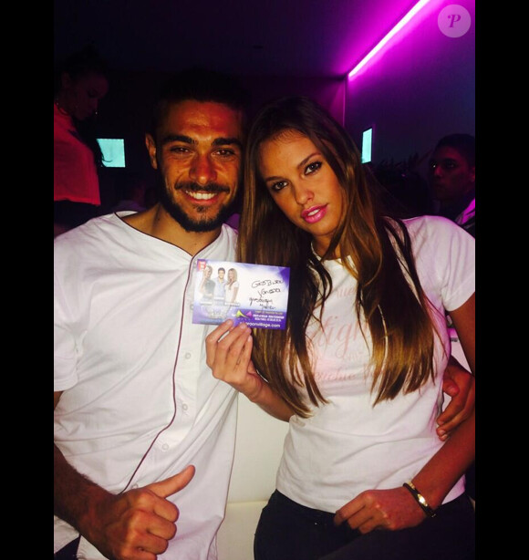 Vanessa Lawrens et Julien des Anges de la télé-réalité 6 sont en couple. Le duo pose régulièrement ensemble sur les réseaux sociaux.