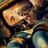 Nicholas Hoult dans une affiche-personnage de Mad Max : Fury Road.