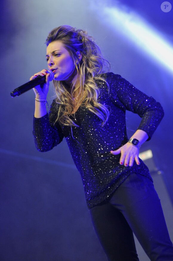 Priscilla chante pour un concert caritatif à Monaco en février 2012.