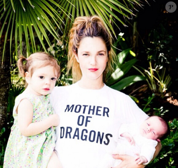 Drew Barrymore a pris la pose avec ses deux filles sur un cliché publié sur Instagram, le 12 juin 2014.