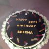 Un joli gâteau d'anniversaire attendait Selena Gomez pour ses 22 ans, sur le bateau Ecstasea à Saint-Tropez, en présence de nombreux invités, le 22 juillet 2014.