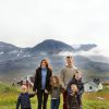 La princesse Mary et le prince Frederik de Danemark au Groenland avec leurs quatre enfants en août 2014.