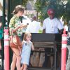 Alessandra Ambrosio et sa fille Anja se rendent au Whole Foods Market à Brentwood, le 6 août 2014.