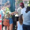 Alessandra Ambrosio et sa fille Anja se rendent au Whole Foods Market à Brentwood, le 6 août 2014.