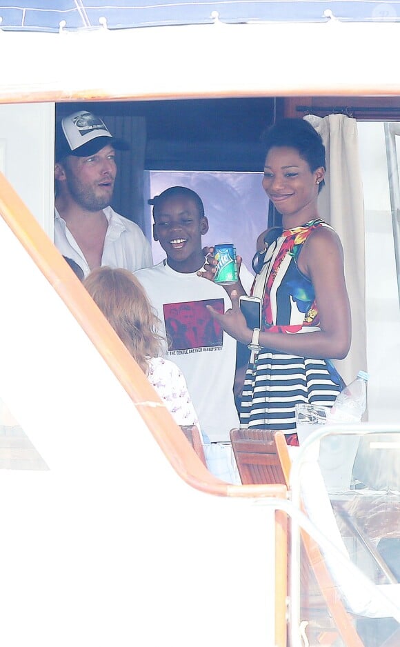 David Banda (le fils de Madonna) sur le yacht loué par la star pour assister au festival International d'Art Pyrotechnique dans la baie de Cannes, le 7 août 2014.