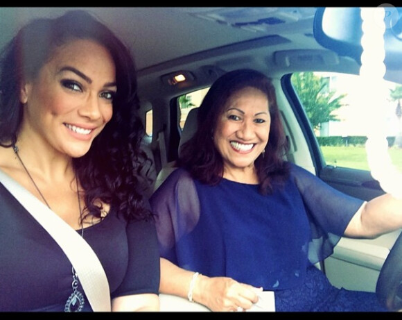 Lina Fanene, cousine de Dwayne Johnson, et Ata Maivia-Johnson, le 2 août 2014, en route pour un gala, juste avant leur impressionnant accident de voiture