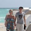 Nicky Hilton et son boyfriend James Rothschild se baladent dans les rues de Miami, le 31 décembre 2012.