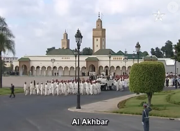 Image des obsèques de la princesse Lalla Fatima Zahra, lundi 11 août 2014 à Rabat, en présence de son neveu le roi Mohammed VI du Maroc, particulièrement affecté.