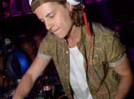 Pierre Sarkozy : DJ souriant à Saint-Tropez devant Maximilien (The Voice 3)