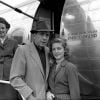  Lauren Bacall avec Humphrey Bogart quittant Londres pour Paris en 1953