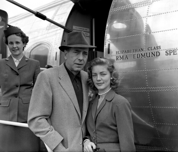  Lauren Bacall avec Humphrey Bogart quittant Londres pour Paris en 1953