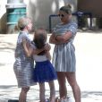 Exclusif - Busy Philipps a amené sa fille Birdie Silverstein jouer dans un parc à Los Feliz. Le 14 août 2014.