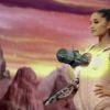 Ariana Grande dans le clip de Break Free.