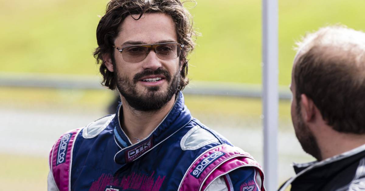 Carl Philip De Suède Jeune Carl Philip de Suède : Le prince playboy glisse en kart, son père sort