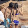 Le prince Carl Philip de Suède et sa fiancée Sofia Hellqvist en vacances avec des amis à Ibiza, le 28 juillet 2014.
