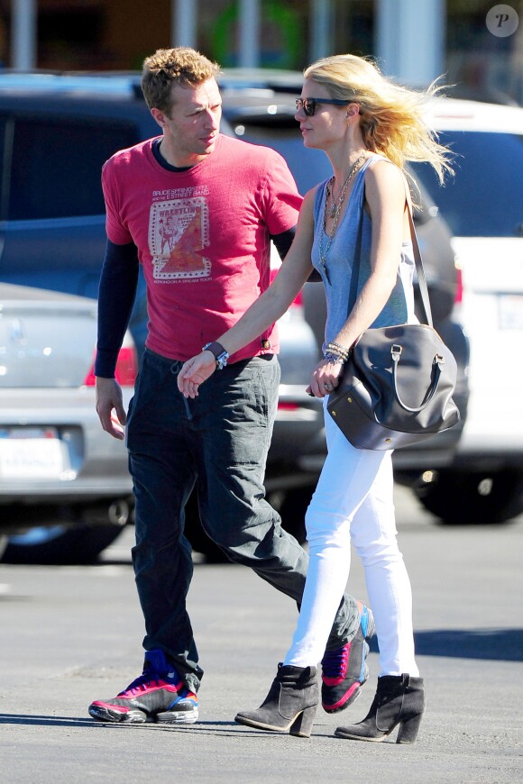 Gwyneth Paltrow et Chris Martin dans les rues de Los Angeles, le 25 octobre 2012.