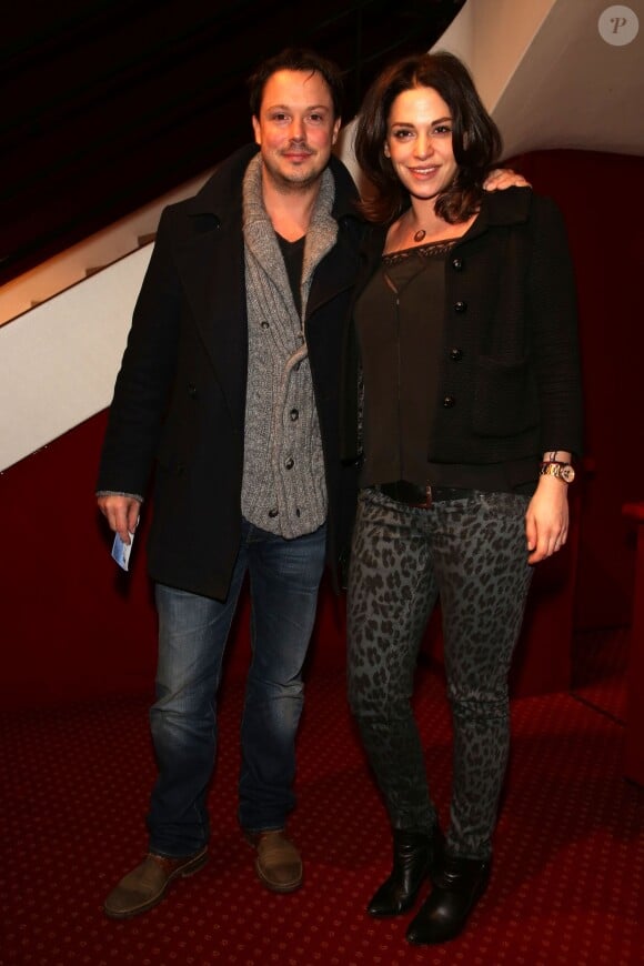 Davy Sardou et sa femme Noemie Elbaz  à la générale de la pièce '3 lits pour 8' au théâtre St Georges à Paris, le 6 février 2013.