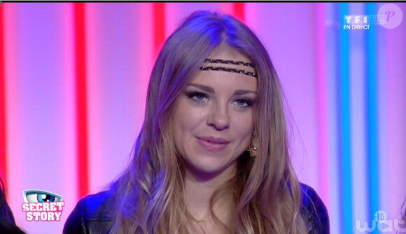 Sara dans la quotidienne de Secret Story 8, sur TF1, le vendredi 8 aout 2014