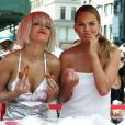 Rita Ora et Chrissy Teigen célèbrent le lancement du parfum MYNY de DKNY sur Madison Square. New York, le 19 août 2014.
