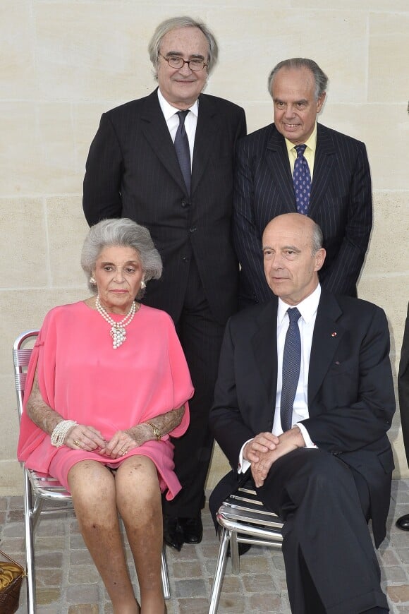 La Baronne Philippine de Rothschild, Jean-Pierre de Beaumarchais, Frédéric Mitterrand et Mr Alain Juppé. Dîner du Conseil des Grands Crus classés en 1855 au château Mouton Rothschild le 16 juin 2013.