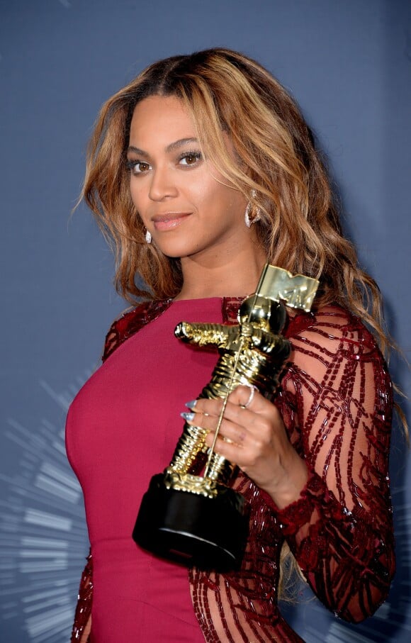 Beyoncé sur le tapis rouge des MTV Video Music Awards 2014, le 24 août 2014 à Los Angeles.