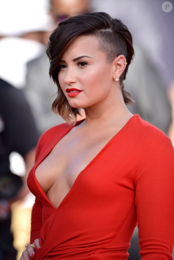 Demi Lovato assiste aux MTV Video Music Awards 2014 au Forum. Inglewood, le 24 août 2014.