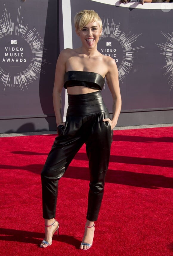 Miley Cyrus assiste aux MTV Video Music Awards 2014 au Forum. Inglewood, le 24 août 2014.