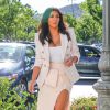 Kim Kardashian arrive à la boutique Menchie's à Calabasas, le 28 août 2014.